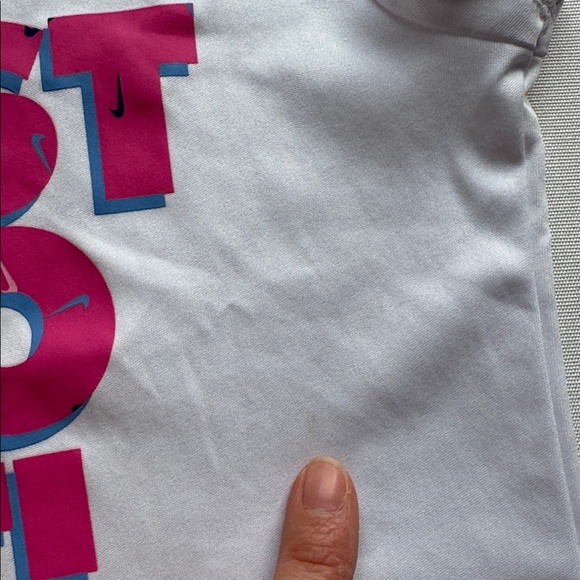 Nike girls 3T short sleeve shirt and shorts set - Picture 6 of 8